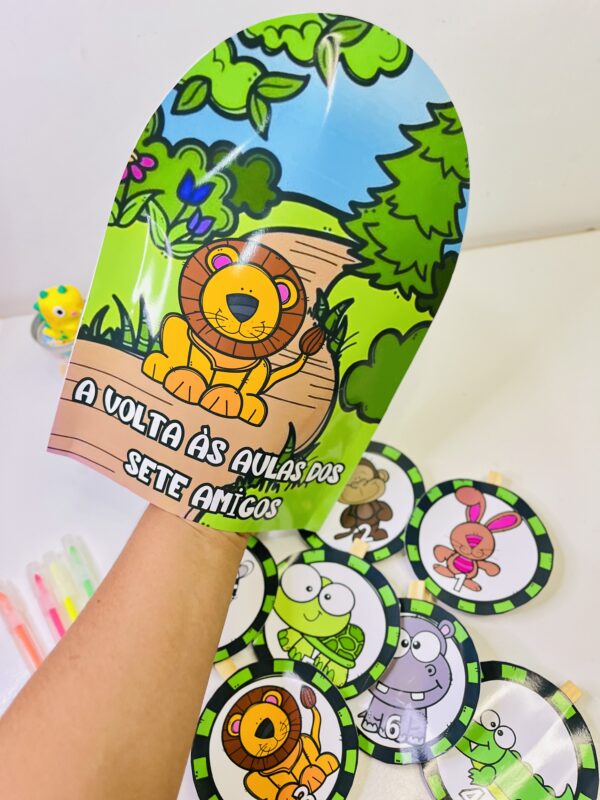 "kitstit chsala de aula" "atividades stitch" "materiais educativos stitch" "decoração de sala de aula stitch" "cartazes stitch" "jogos educativos stitch" "exercícios stitch para crianças" "recursos pedagógicos stitch" "Hhistória do stitch" "personagens do stitch" "stitch" "calendário de parede" "decoração escolar" "organização escolar" "recursos didáticos" "calendário de parede para educação infantil'